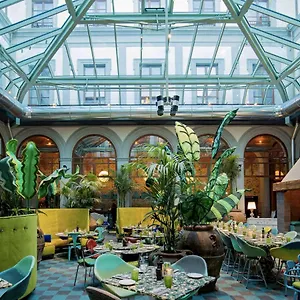 4* Отель 25hours Piazza San Paolino
