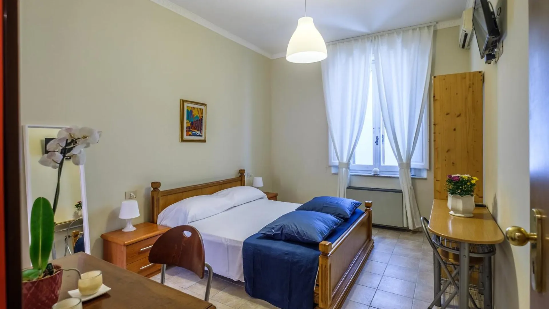 ** Hotel Youth Firenze 2000 Italia